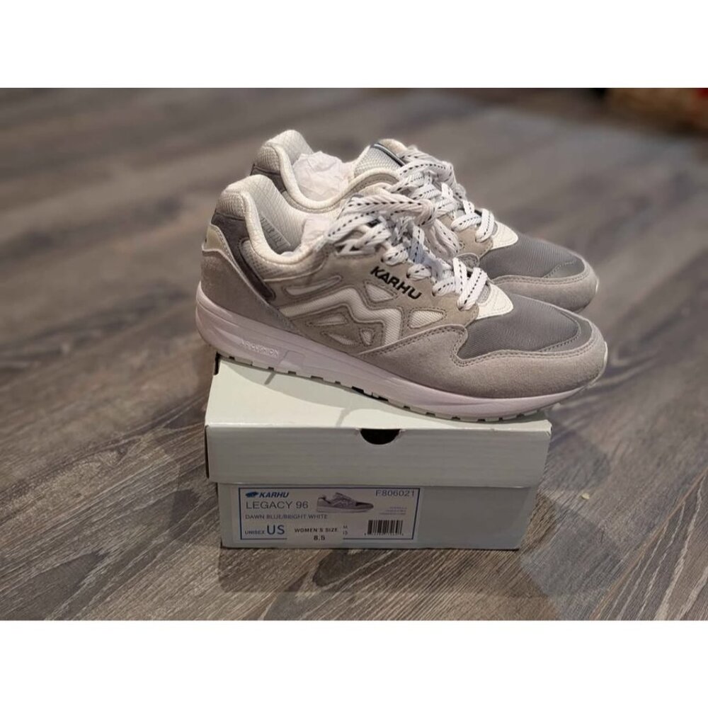 BNIB Anthropologie Karhu legacy Womens sneakers, size 8.5